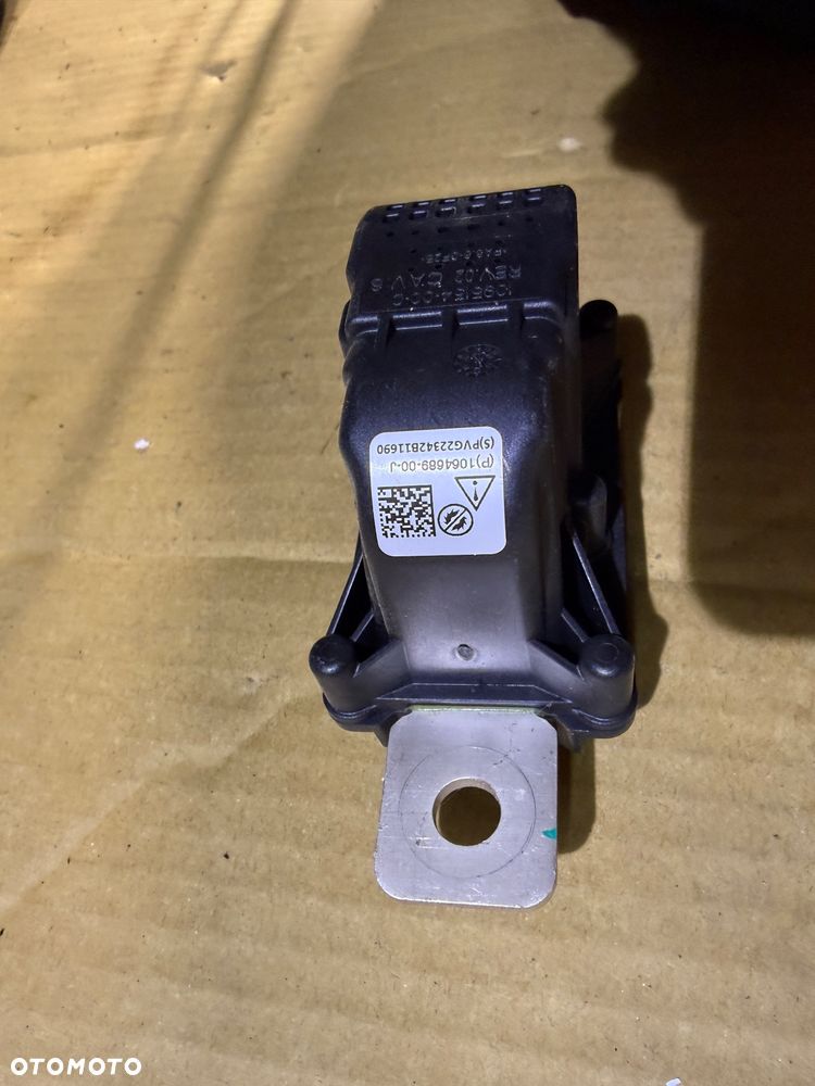 Bezpiecznik pirotechniczny Tesla Model 3 1064689-00-J. - 3