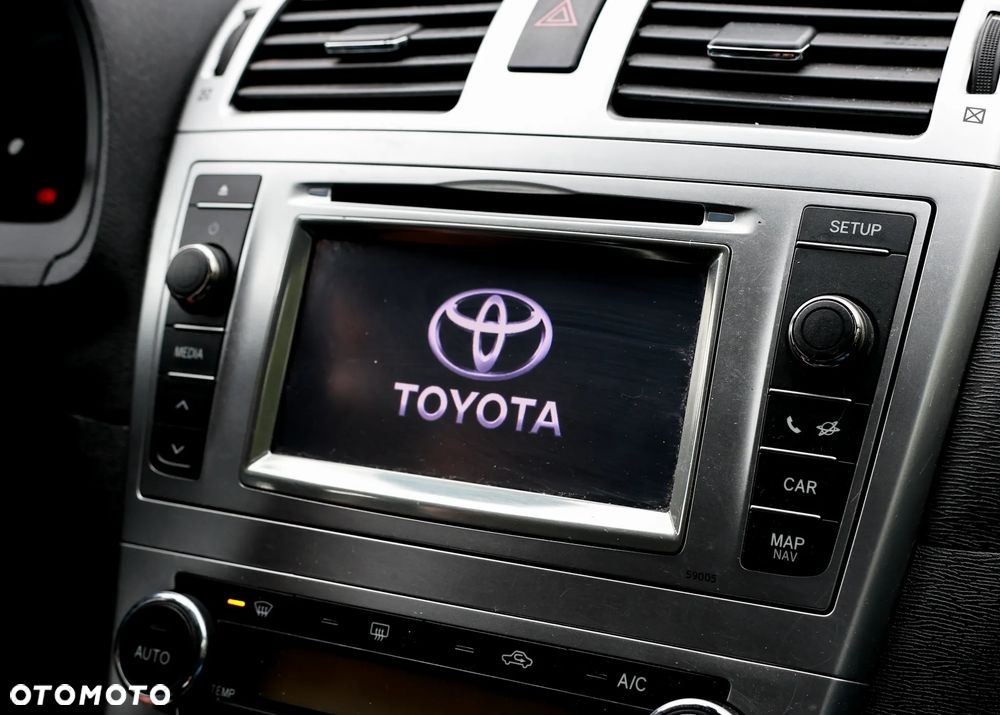 Toyota Avensis 2.2 D-4D Comfort - 25