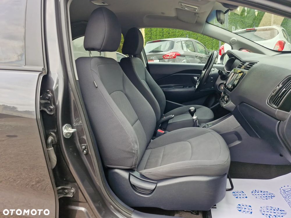 Kia Rio 1.2 L - 16