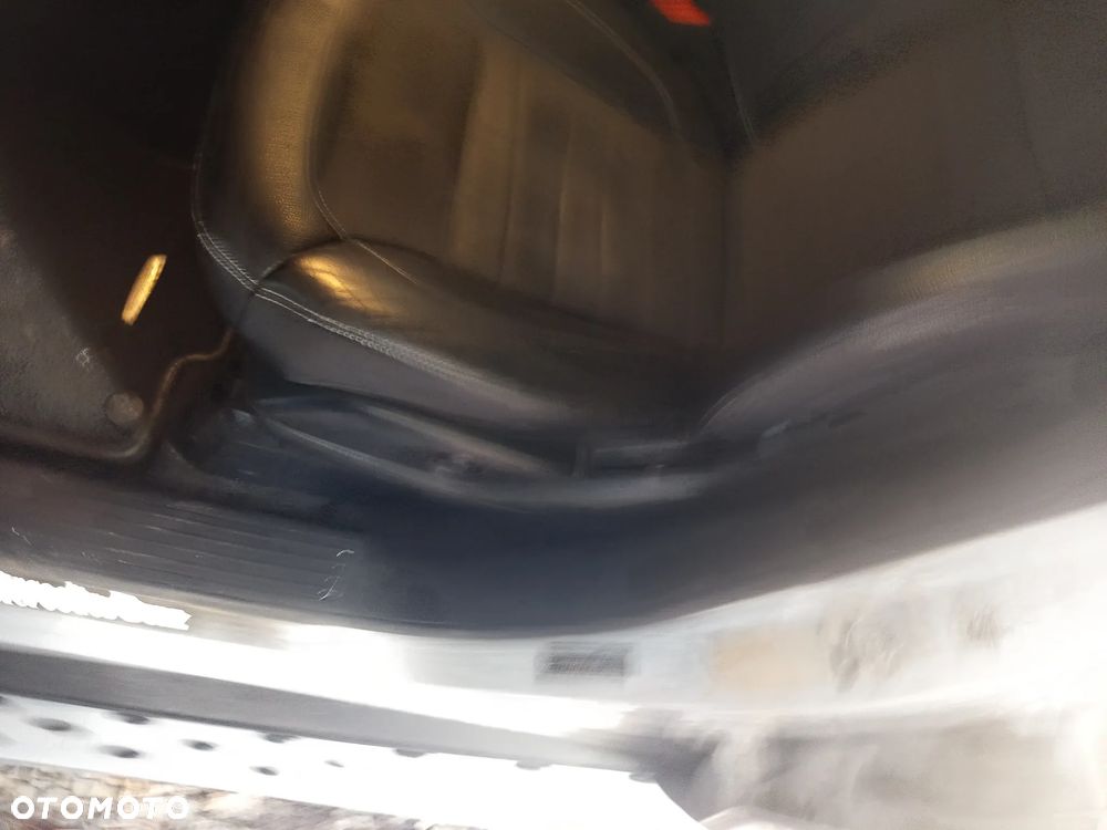 Mercedes-Benz ML 350 BlueTec 4-Matic - 8