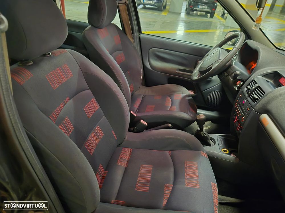 Renault Clio 1.2 16V Dynamique - 28
