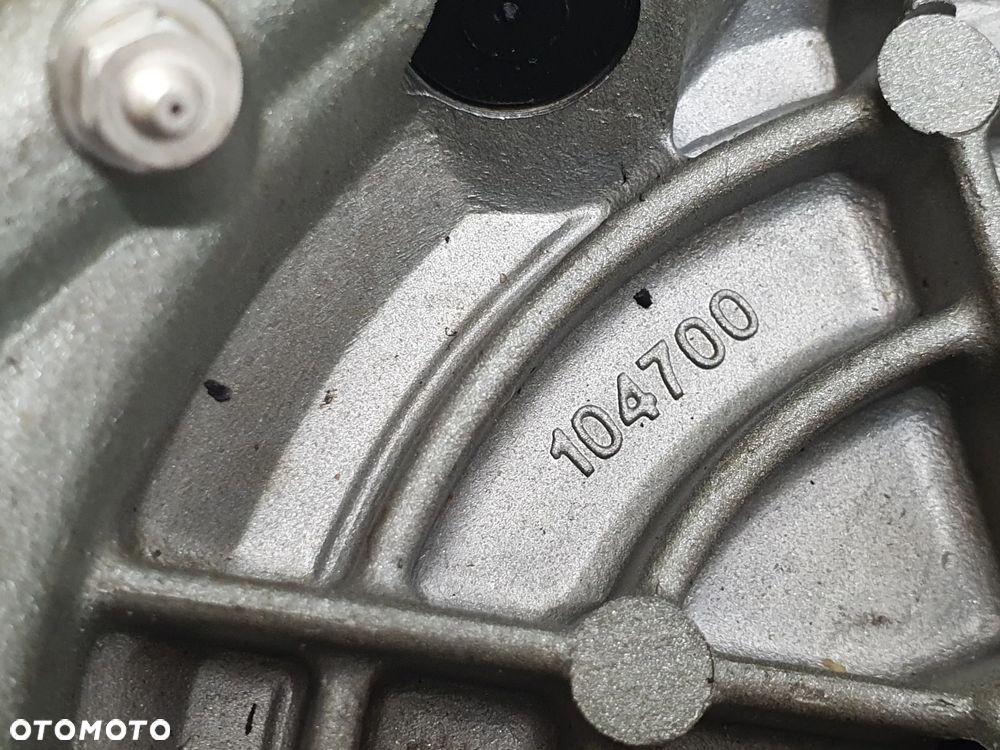 KTM 125 DUKE 11-16 DEKIEL SPRZĘGŁA POKRYWA   ŚRUBY - 13
