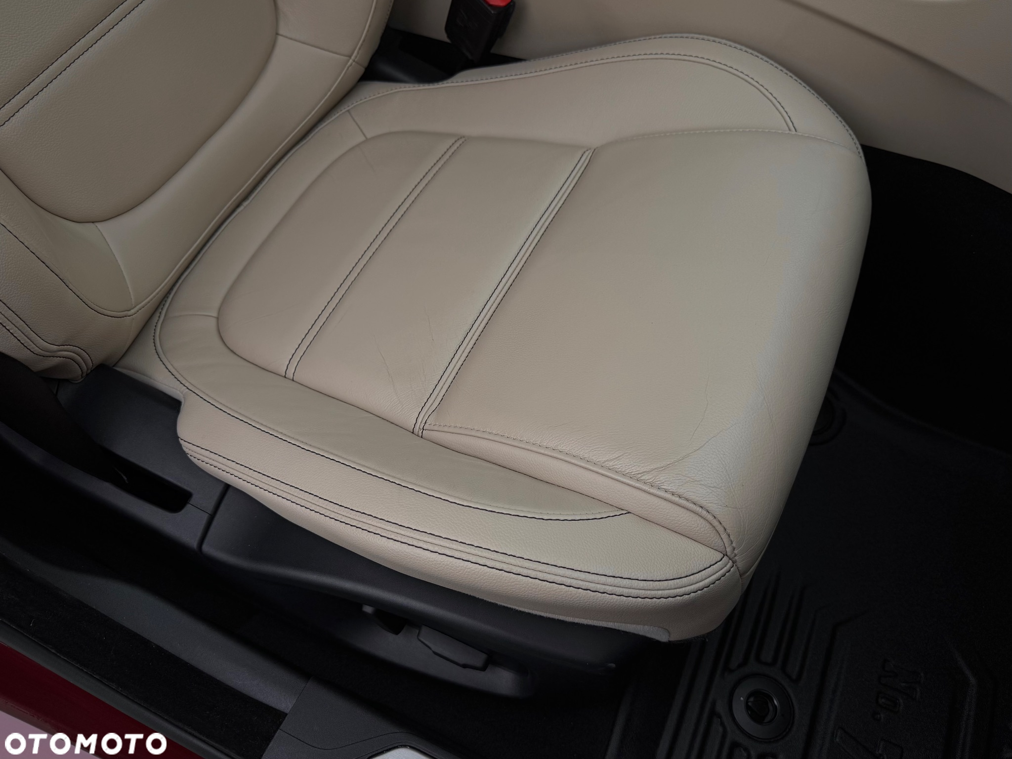 Jaguar XE 2.0 D Prestige - 27