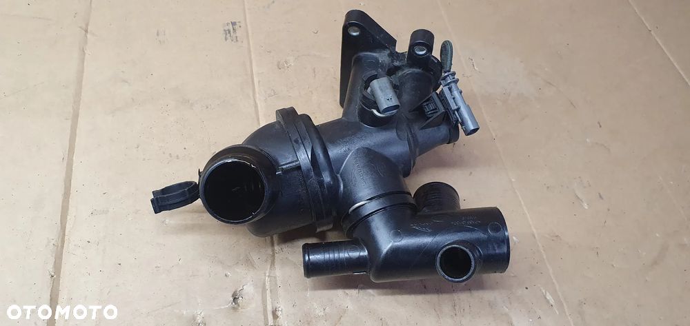 Obudowa termostatu króciec Land Rover Discovery Sport L550 2.0 D G4D3-8575-BD - 3