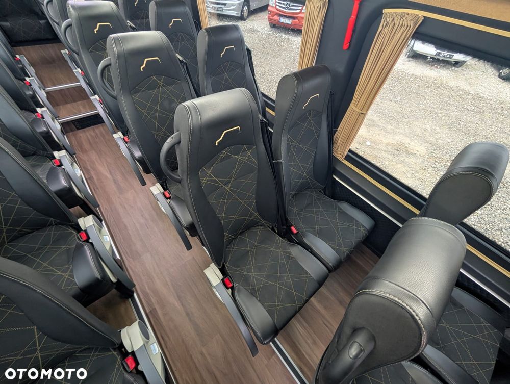Mercedes-Benz Sprinter 519 - 20