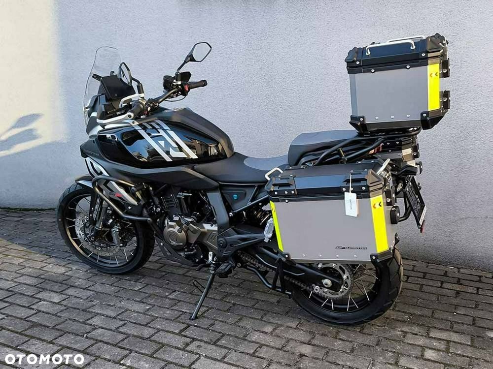 QJMOTOR SRT 600SX - 16