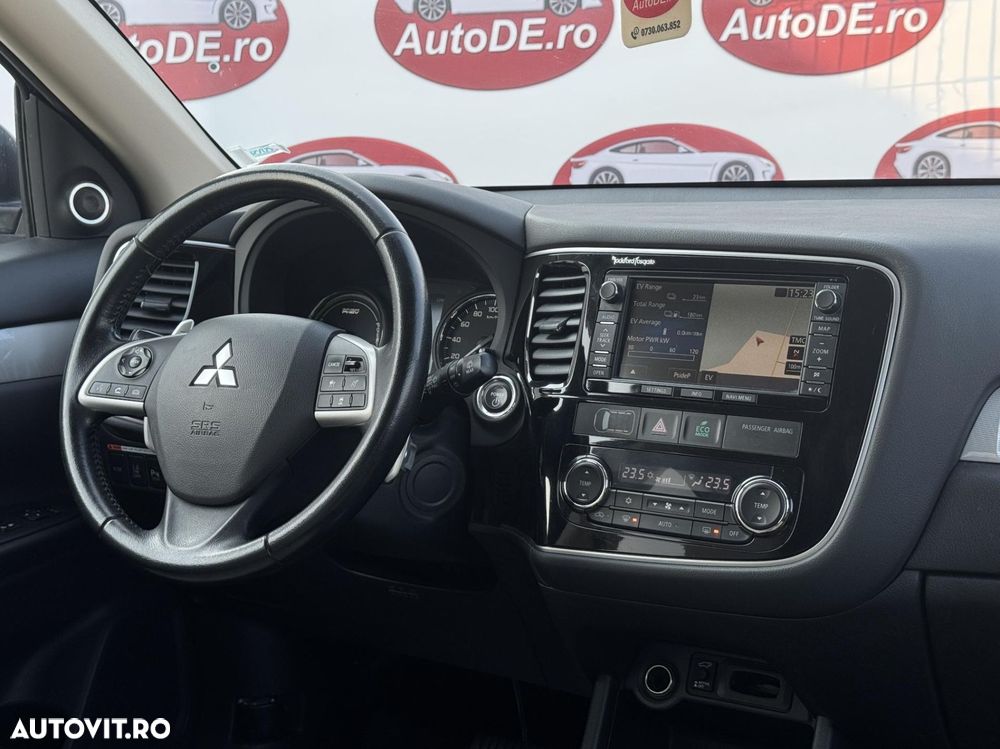 Mitsubishi Outlander - 8