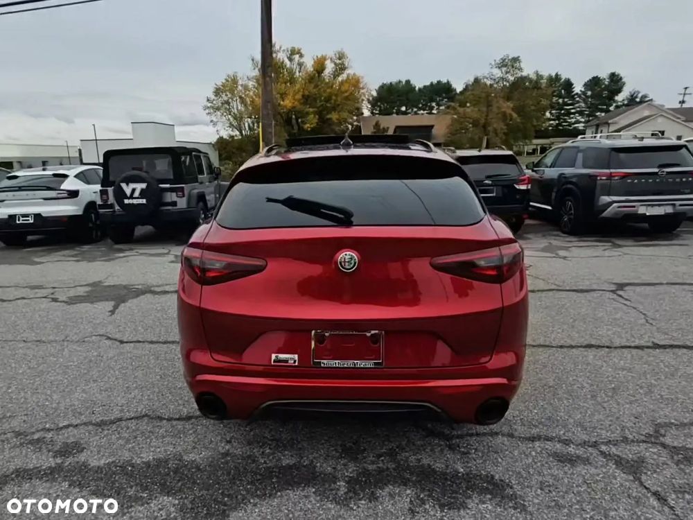 Alfa Romeo Stelvio 2.0 Turbo 16V AT8-Q4 Veloce Ti - 2