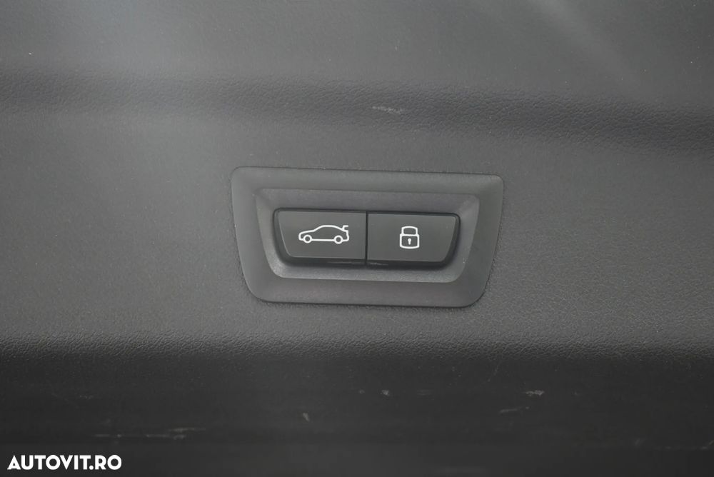 BMW X1 sDrive18d AT - 26