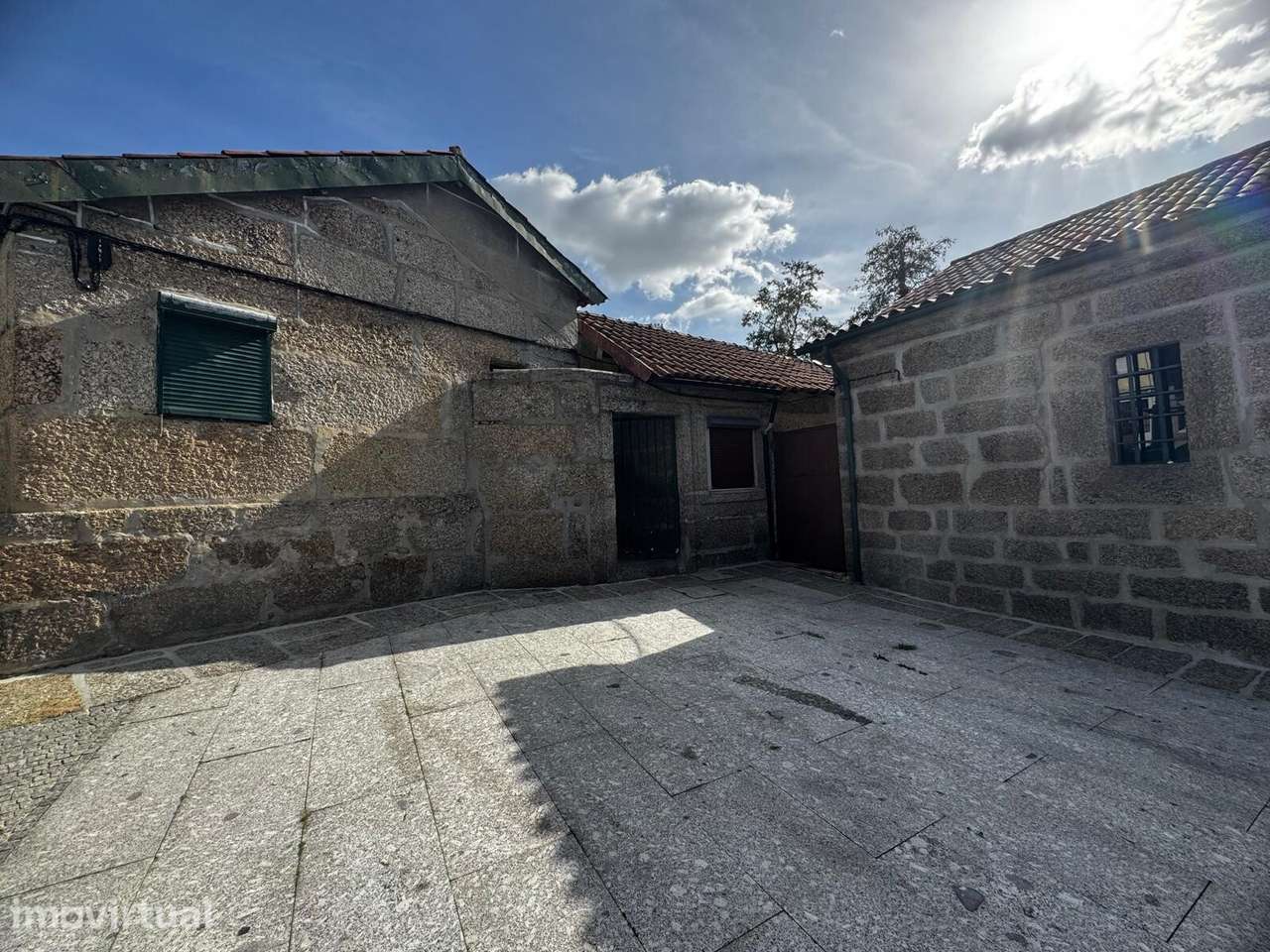 Moradia para remodelar com projeto aprovado — Centro Histórico de Guim - Grande imagem: 2/16