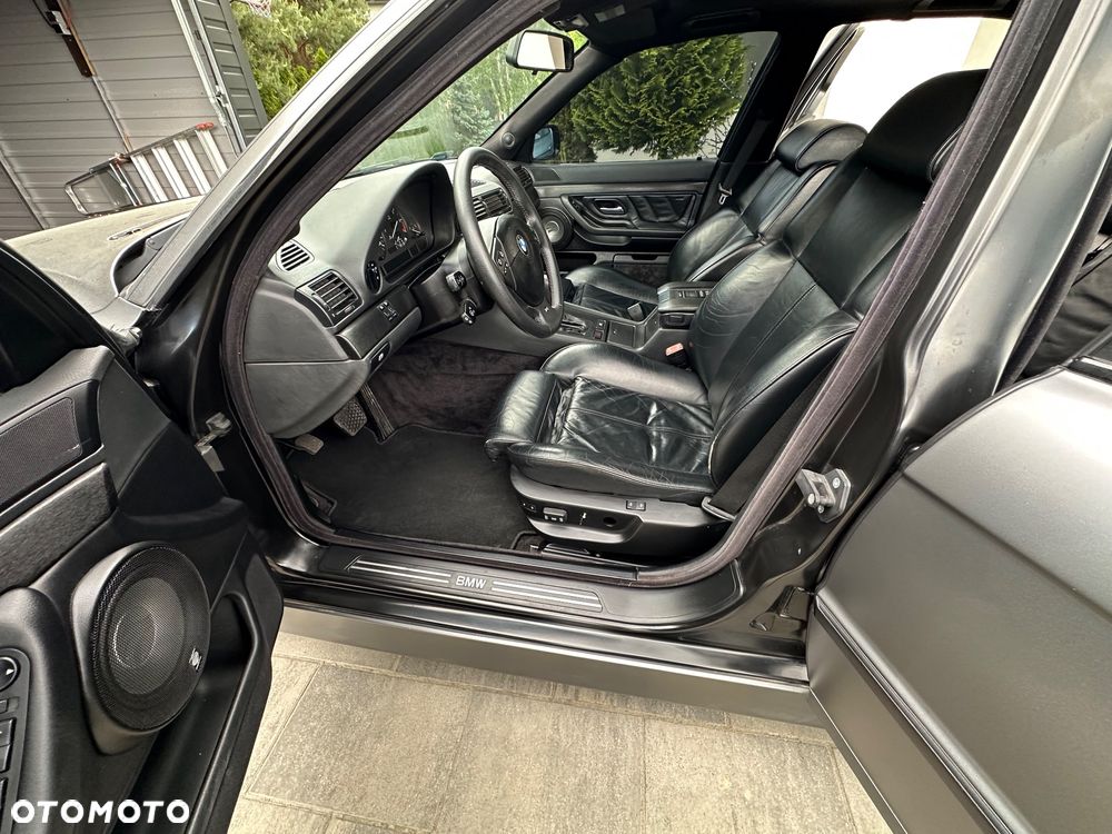 BMW Seria 7 - 29