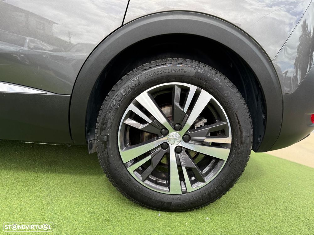 Peugeot 5008 1.5 BlueHDi Allure Pack EAT8 - 32
