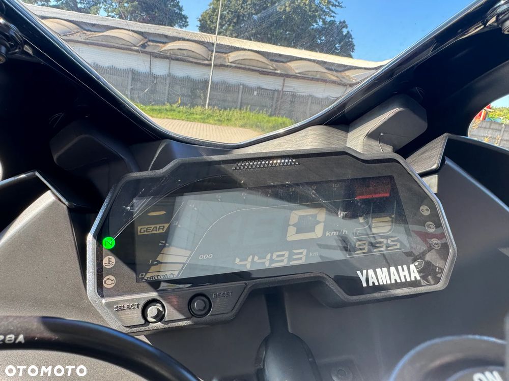 Yamaha YZF - 8