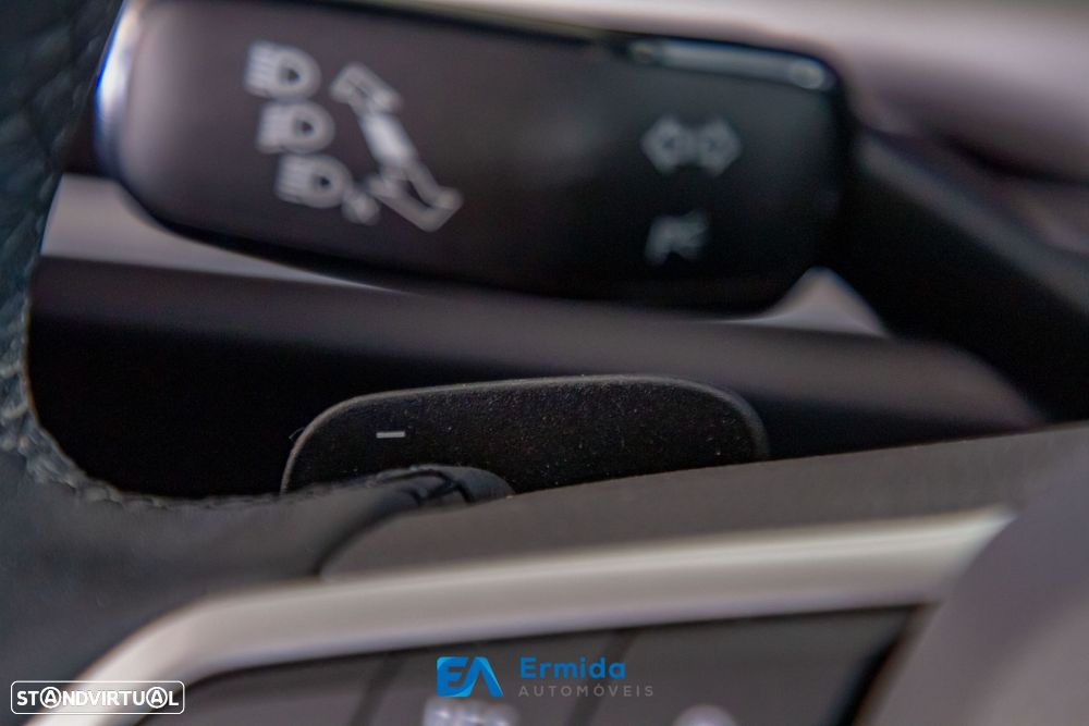 VW Golf 1.0 eTSI Life DSG - 36