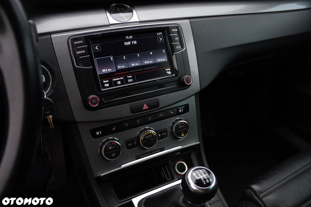 Volkswagen Passat 2.0 TDI BlueMotion Technology Highline - 12