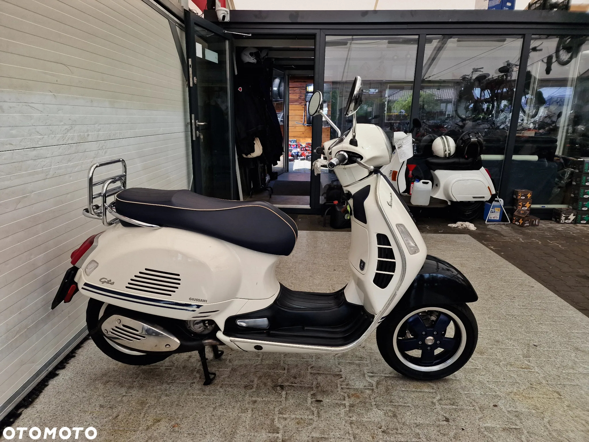 Piaggio Vespa - 14