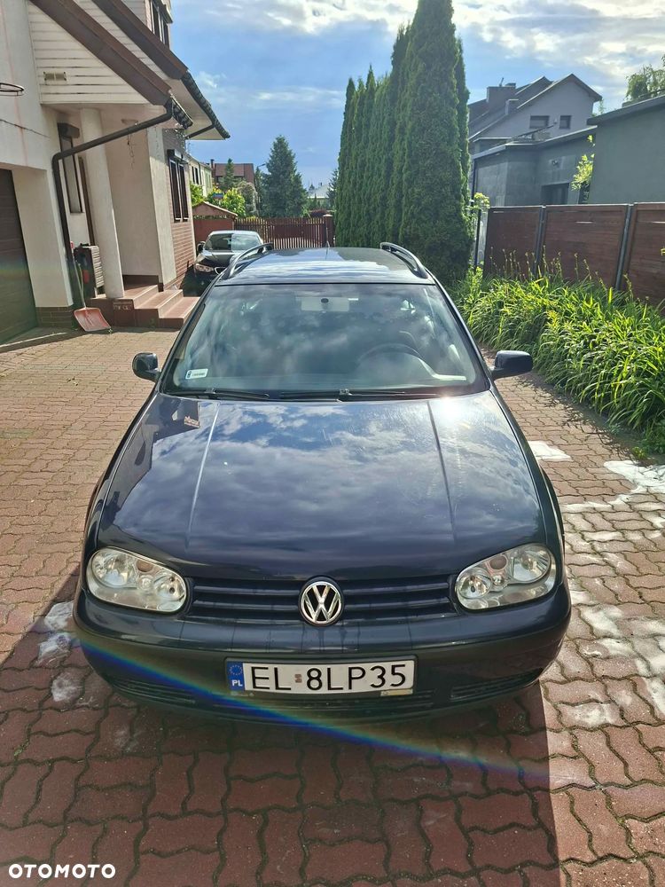 Volkswagen Golf - 1