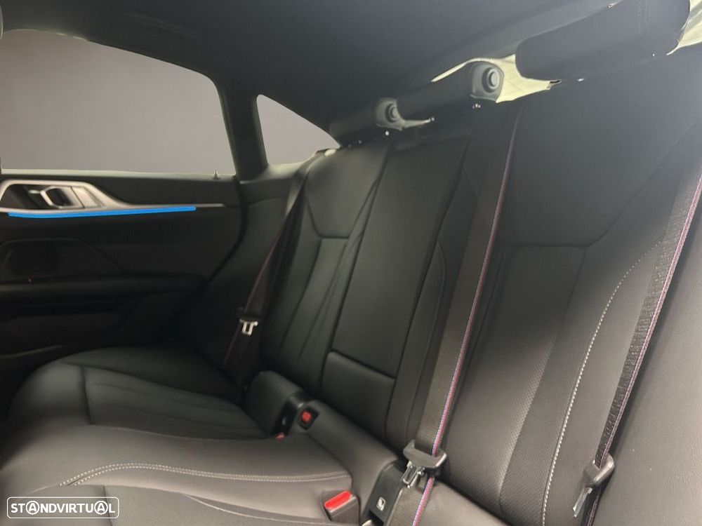 BMW i4 eDrive40 Edição Desportiva M - 15