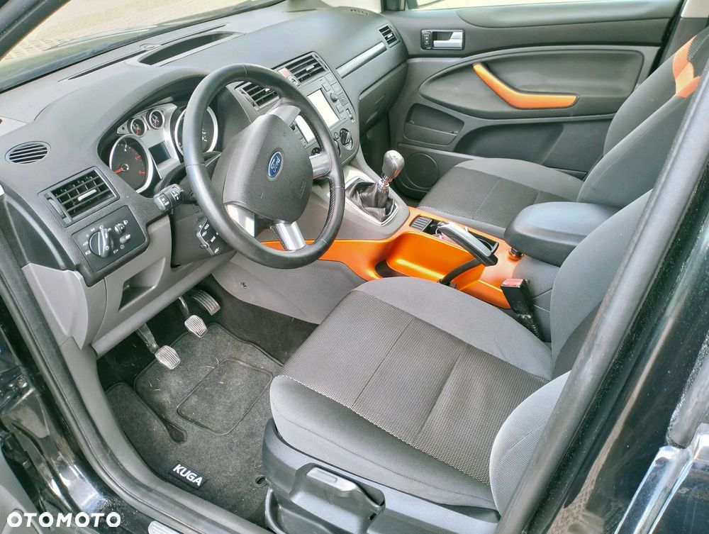 Ford Kuga 2.0 TDCi 4x4 Trend - 4