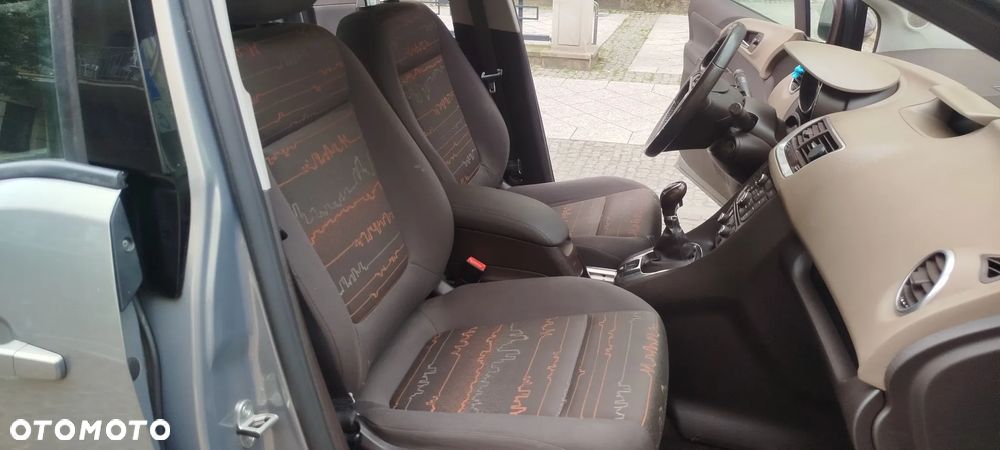 Opel Meriva - 8