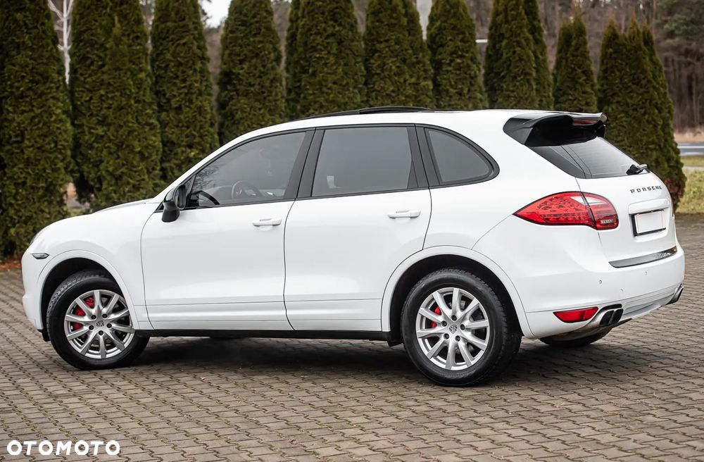 Porsche Cayenne Platinum Edition - 10