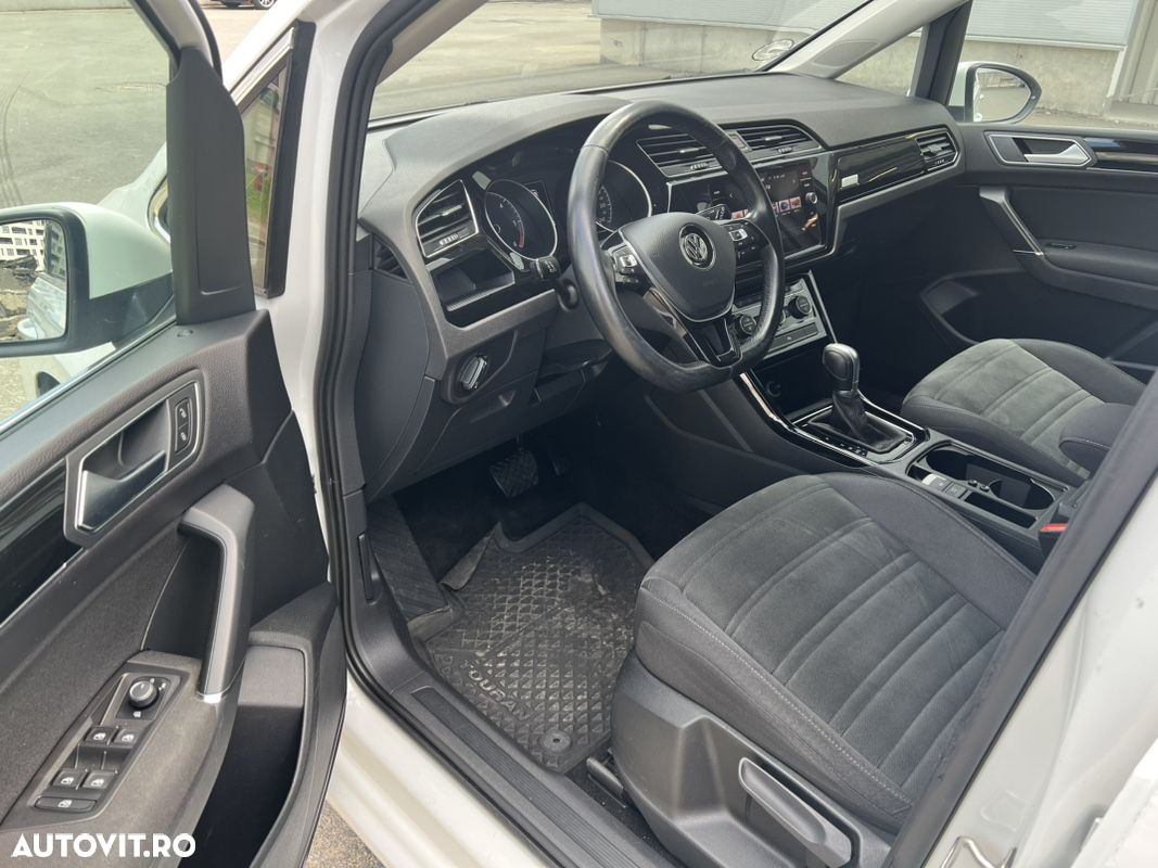 Volkswagen Touran 2.0 TDI DSG Highline - 4