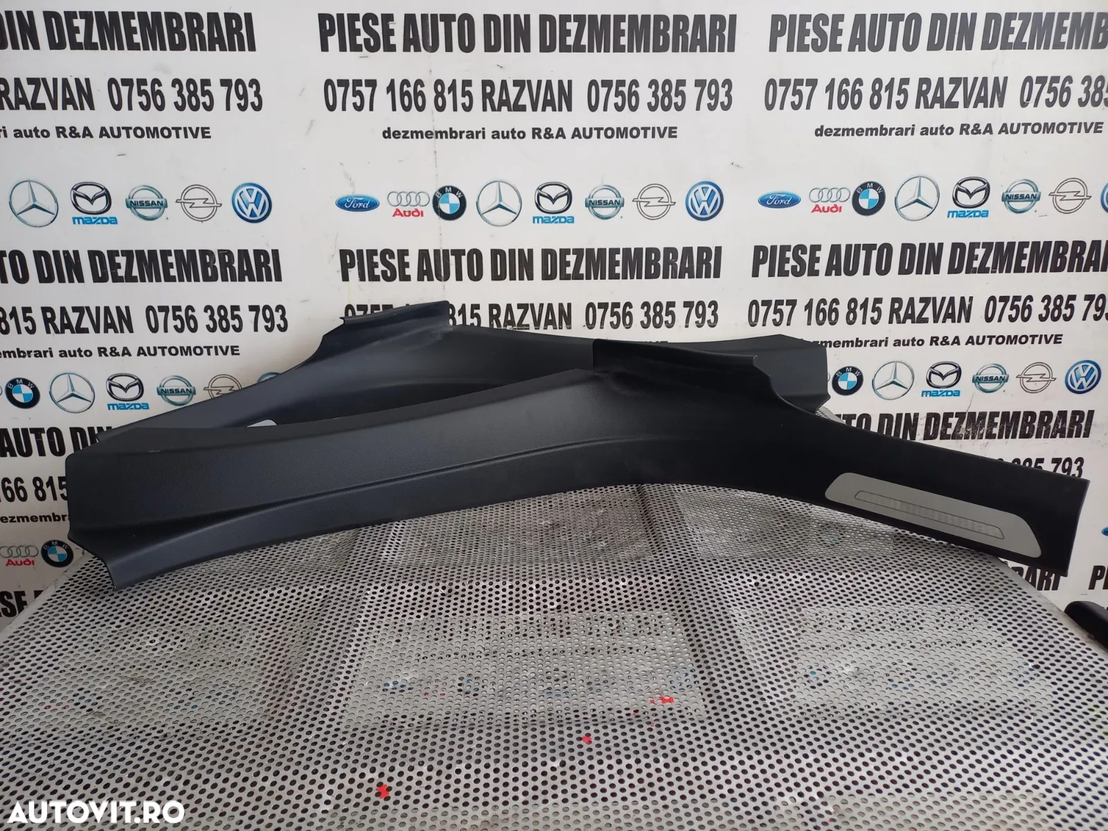 Ornament Prag Fata Spate Iluminate Led Audi A8 4H D4 An 2010-2011-2012-2013-2014-2015-2016-2017 Vol - 8