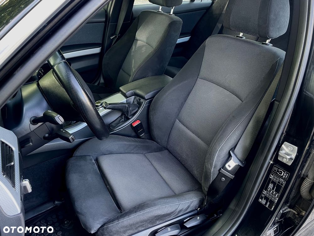 BMW Seria 3 318i Edition Sport - 15