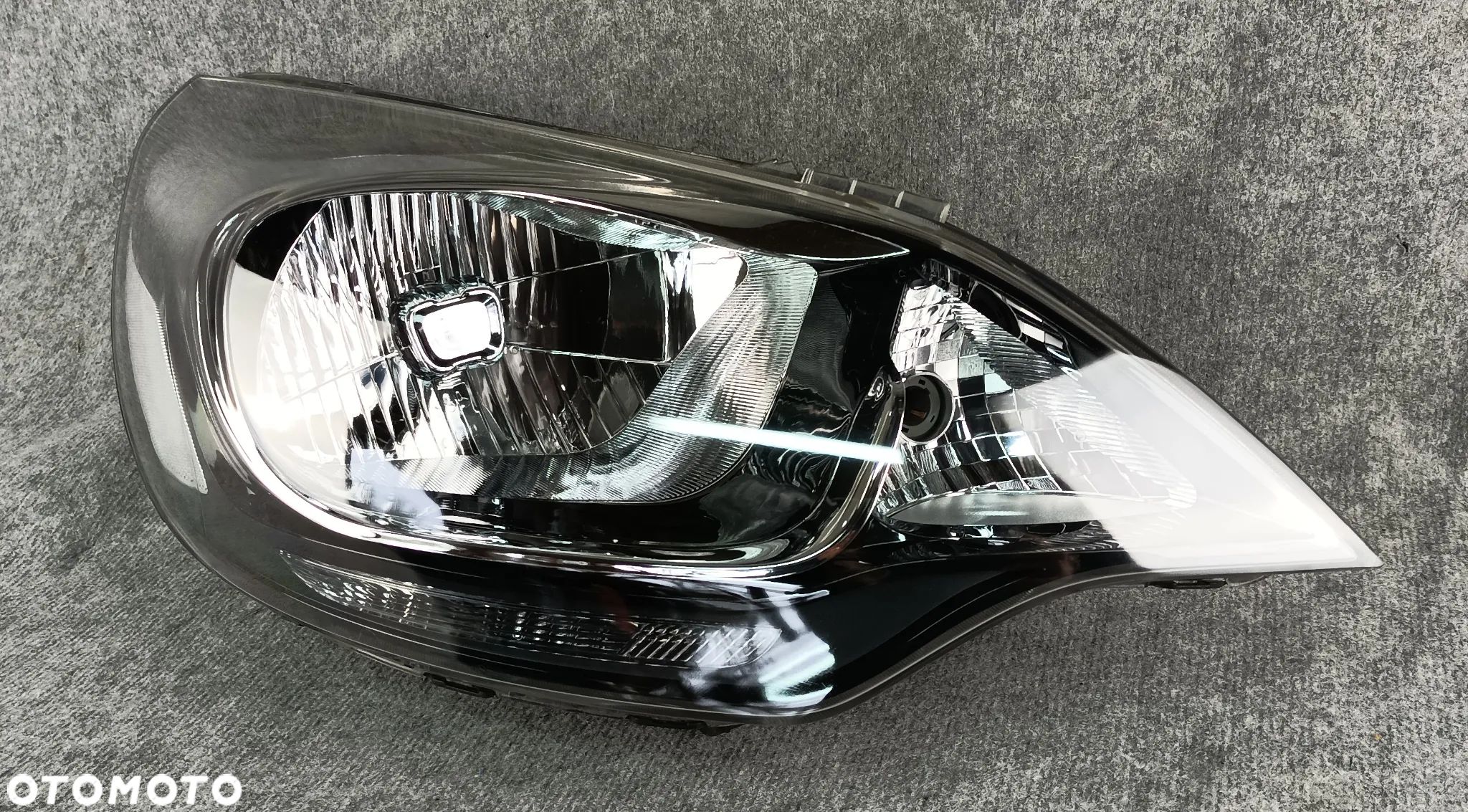 REFLEKTOR LAMPA PRZEDNIA PRAWA - KIA RIO III SEDAN ZWYKŁA 2011-2016 - 1