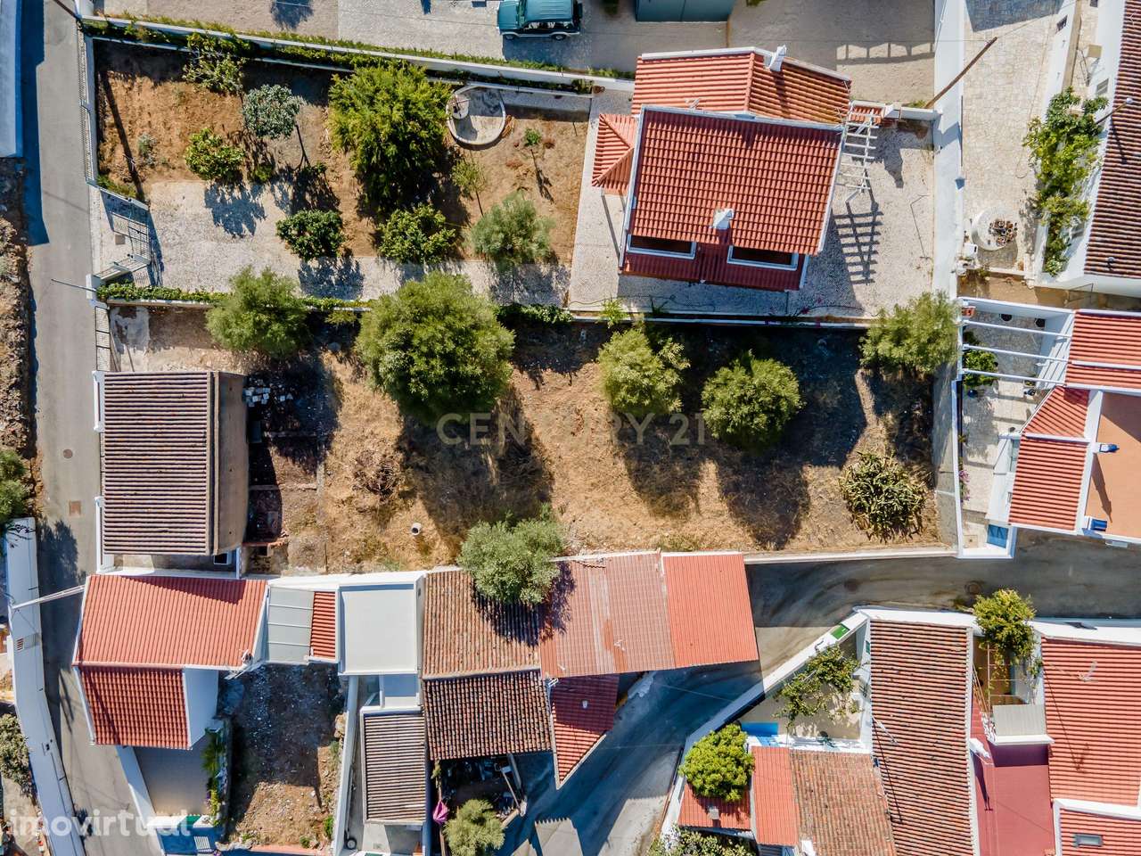 Armazém com Quintal Murado em Terreno Urbano de 632m² - Grande imagem: 3/10
