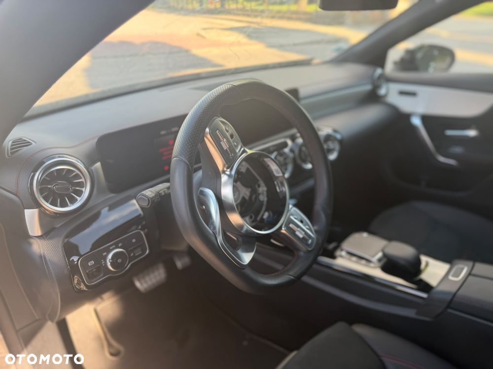 Mercedes-Benz CLA 250 e 8G-DCT AMG Line - 10