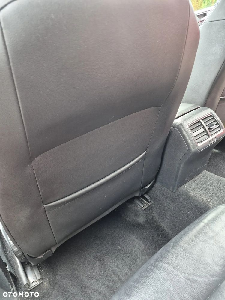 Volkswagen Golf 1.6 TDI DPF DSG Highline - 16