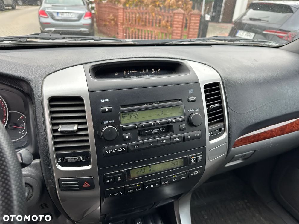 Toyota Land Cruiser - 10