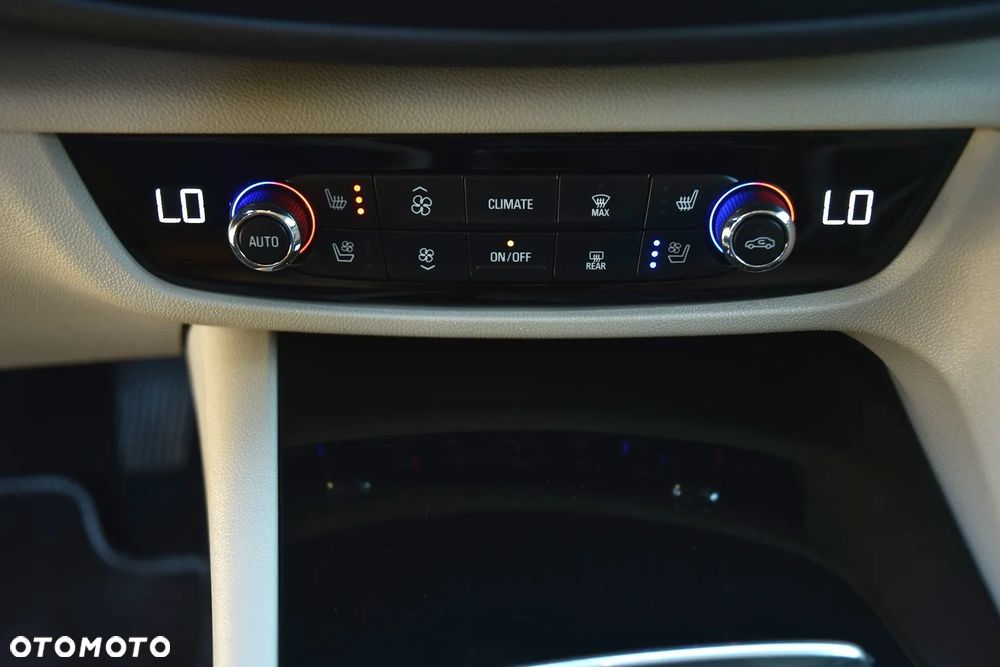 Opel Insignia - 32