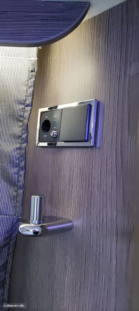 Chausson Titanium 708 (Cama central 7.10mt e sala face a face) - 24