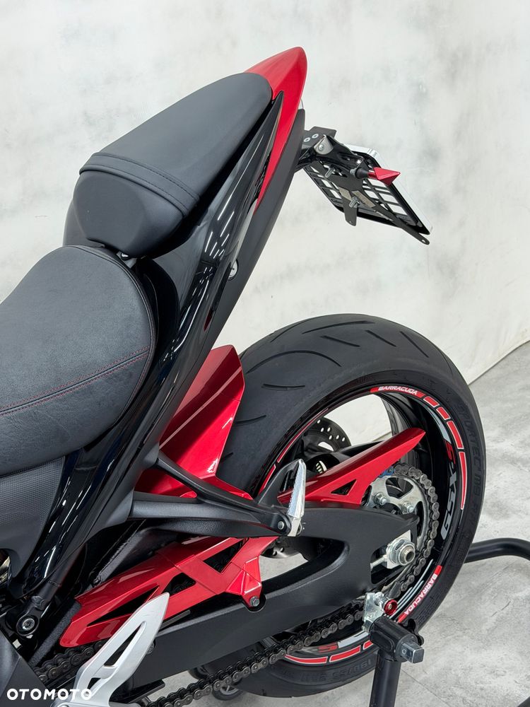 Suzuki GSX 1000 - 22