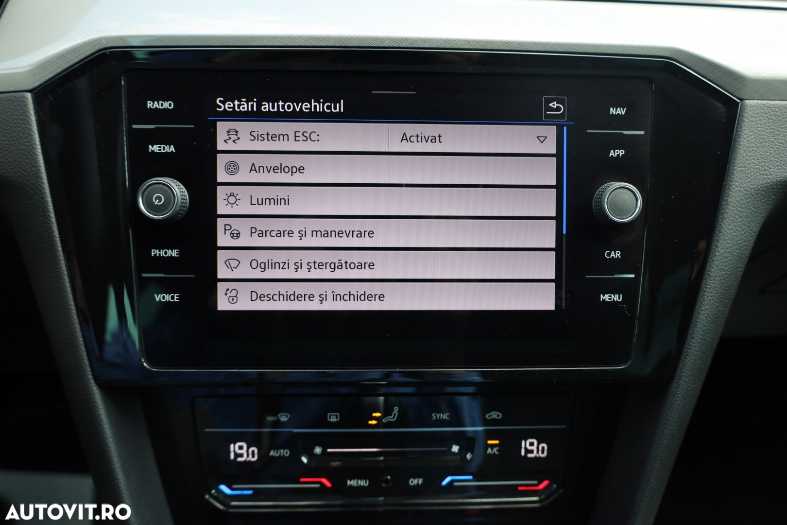 Volkswagen Passat Variant 2.0 TDI DSG Comfortline - 28