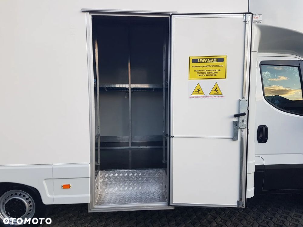 Iveco DAILY KONTENER NISKOPODŁOGOWY 4,43x2,23x2,42 SKLEP KAMPER KONIOWÓZ BAR KLIMA - 35