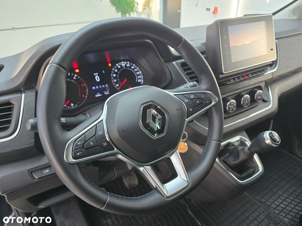 Renault Trafic - 21