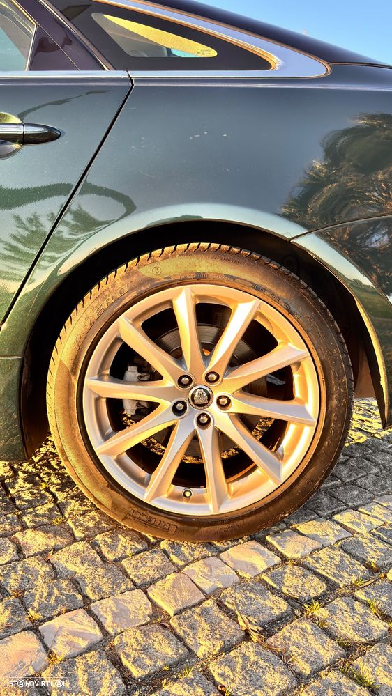 Jaguar XJ 3.0 D V6 Premium Luxury - 34