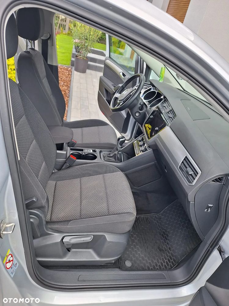 Volkswagen Touran - 13