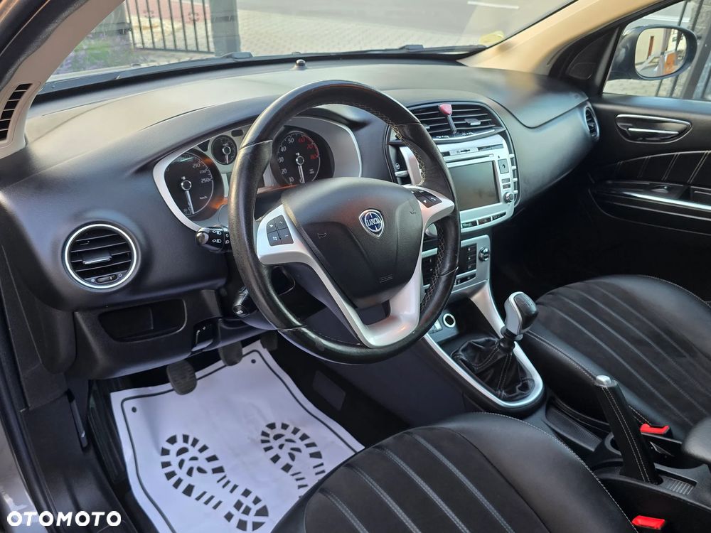 Lancia Delta 1.4 T-Jet 16v Oro - 31