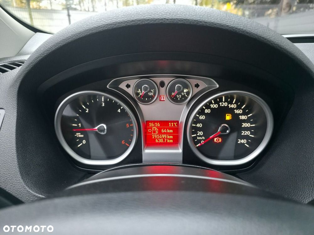 Ford Kuga - 24