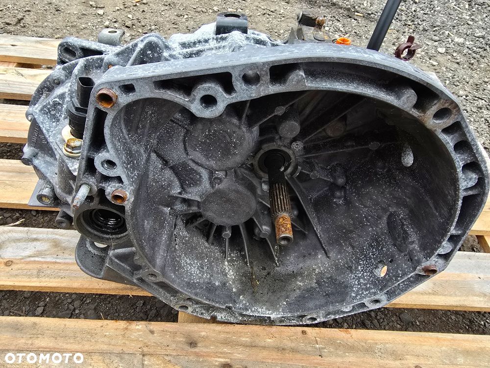 SKRZYNIA BIEÓW RENAULT LAGUNA 1.9DCI OE 8200064493