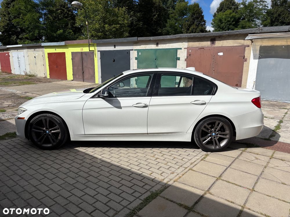 BMW Seria 3 328i Sport Line - 10