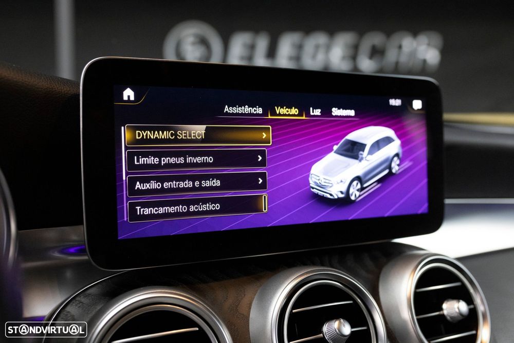 Mercedes-Benz GLC 300 e 4Matic 9G-TRONIC AMG Line - 29