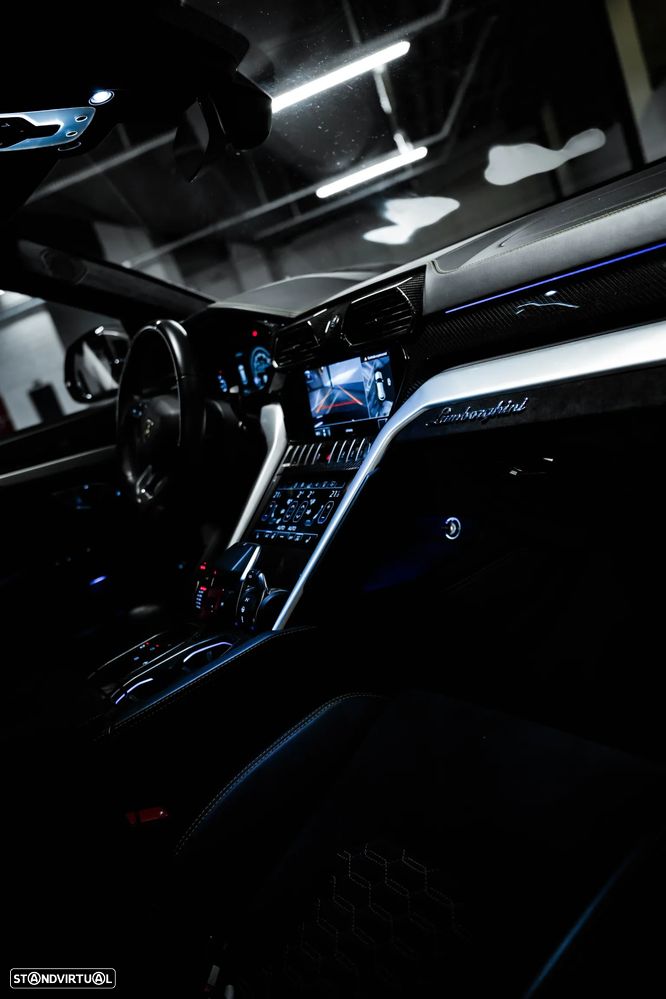 Lamborghini Urus - 25