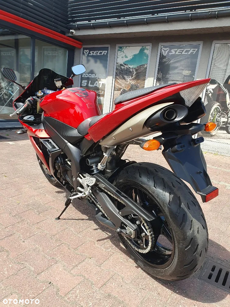 Yamaha R1 - 3