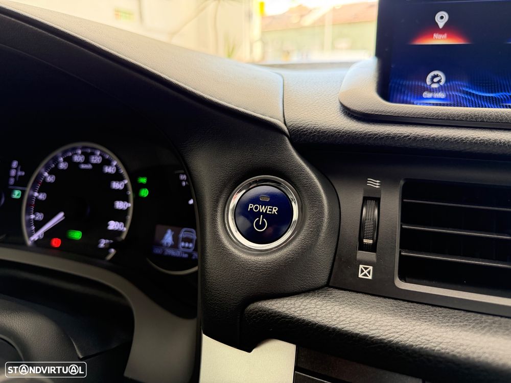 Lexus CT 200h 09 P.Dynamic - 17