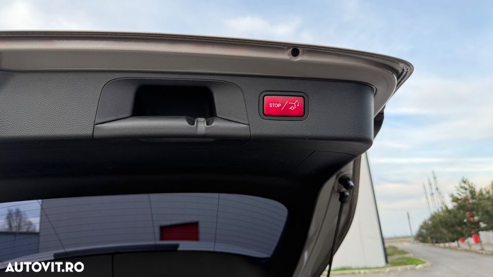 Mercedes-Benz GLC - 12